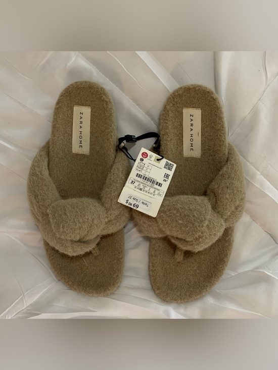 Zara Shoes - New Zara sandal Size 6 1/2